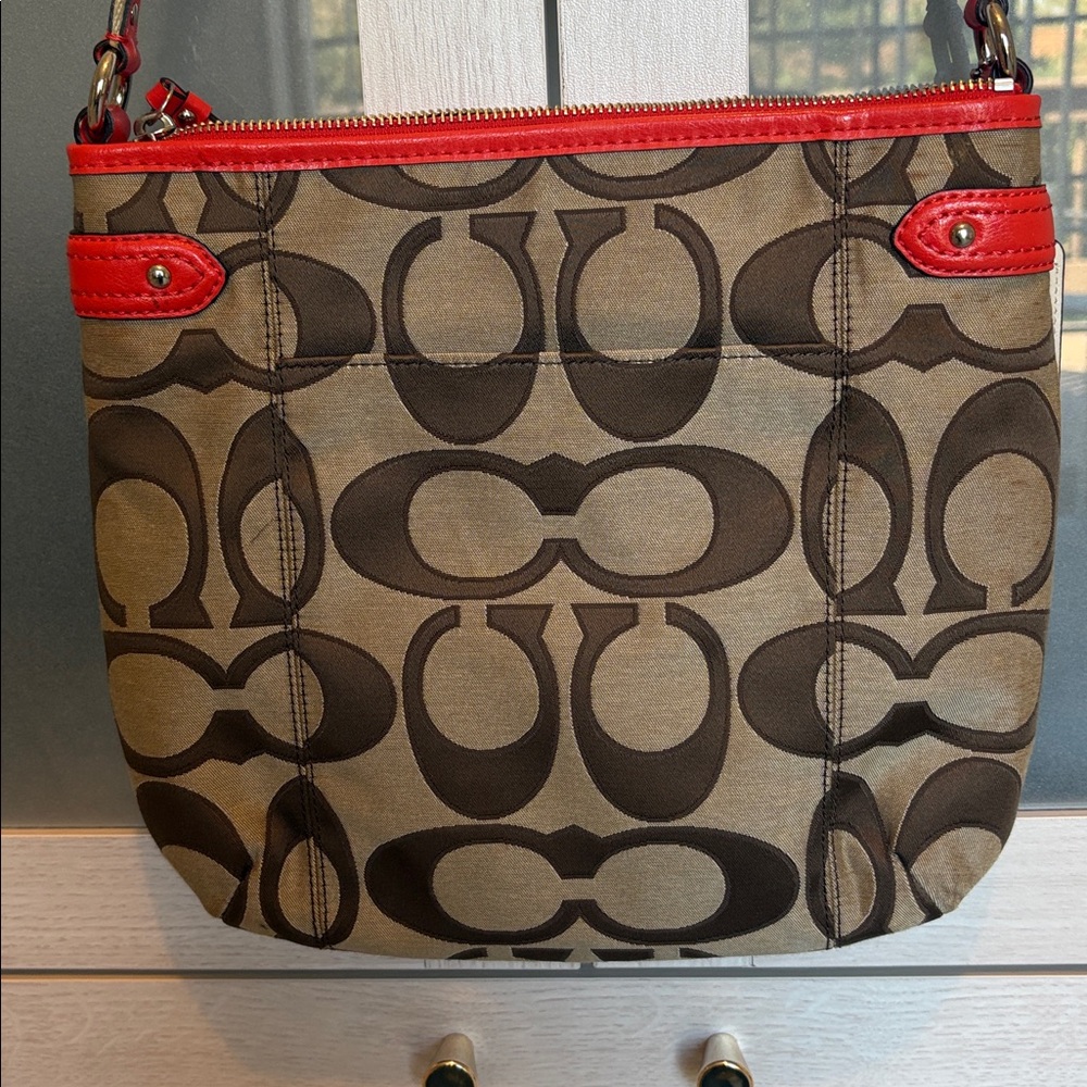 Coach Large Swing Pack Shoulder/Crossbody - Picture 5 of 13